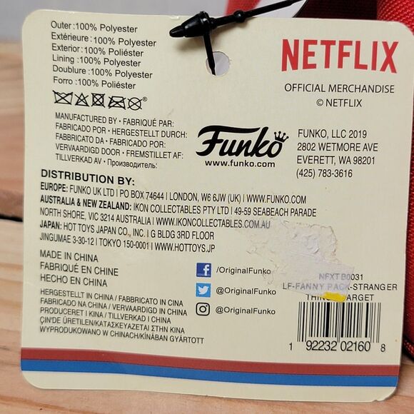 Stranger Things Red Fanny Pack w/ 2 Patches NWT - Picture 7 of 8